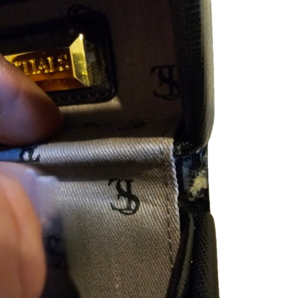 SNOB Essentials Black Box Crossbody Bag - Picture 12 of 13